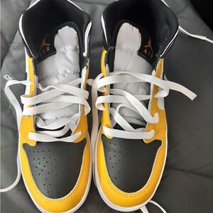 Kids Yellow and Black Sneakers brand new